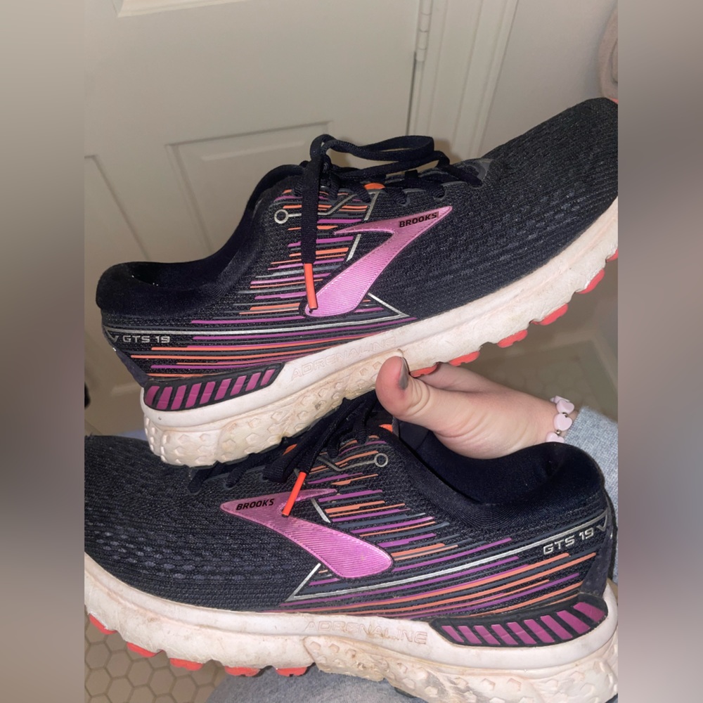 Brooks Women’s Adrenaline GTS 19